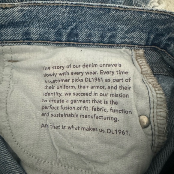 DL1961 Emilie Straight Ultra High Vintage Ankle Super Light Shredded Jeans 24 - Picture 7 of 11